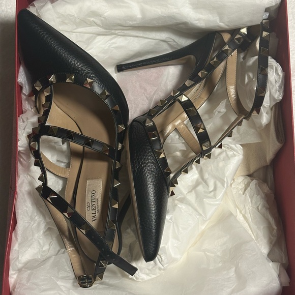 Valentino Garavani Rockstud Ankle Strap Pump